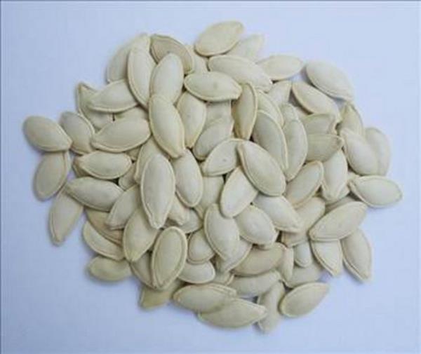 <b>KABAK EKRDE:</b> erdii, 'moschatin' adl maddenin adeta bir kanser savas olduu belirtiliyor. Kabak ekirdei ayn zamanda bolca baka bir kanser savas madde olan E vitamini de ieriyor.