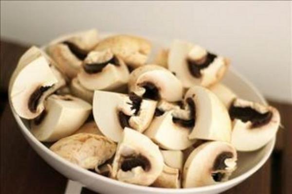 <b>MANTAR:</b> Yunanistan'da g, in'de ise salk kayna lakapl bu bitkinin dnyada 3 bin yenilebilir tr bulunuyor. ok az besinde bulunacak miktarda D vitamini ieriyor. Bu vitaminin meme kanserine kar koruyucu olduu belirtiliyor.