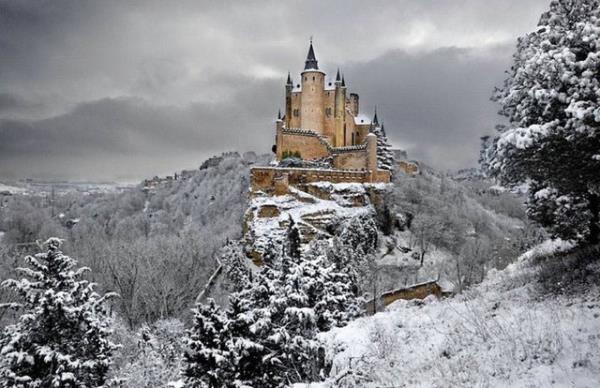 17. Alczar of Segovia, spanya