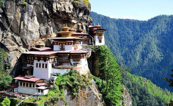 3. Kaplan Yuvas Manastr, Paro Vadisi, Bhutan