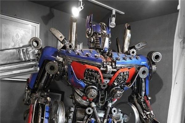 Optimus heykeli   <p>10 bin 500 dolar</p>