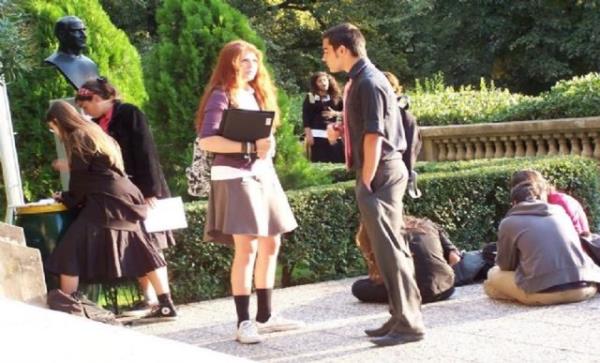 rencilerini Temel Eitimden Ortaretime Gei Sistemi'nin (TEOG) yalnzca Matematik, Trke ile Fen ve Teknoloji derslerinin snav sonularna gre alacak yabanc zel okullarda 2014-2015 retim yl cretleri akland.