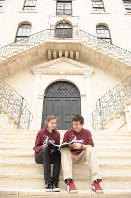 <p><b>Notre Dame de Sion Fransz Lisesi</b></p>  <br> Kontenjan: 132 </br>  <br>Pein cret: 31.063 TL </br>  <br>Taksitli cret: 32.358 TL (5)</br>