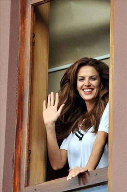 <p><b>Tlin ahin</b></p>  14 yanda Danimarka'daki bir hamburgercide kefedildi. nl bir fotoraf, onun tek kare fotorafn ekip modellik yarmasna gnderdi. Yarmada birinci oldu, dikkatleri ekti.