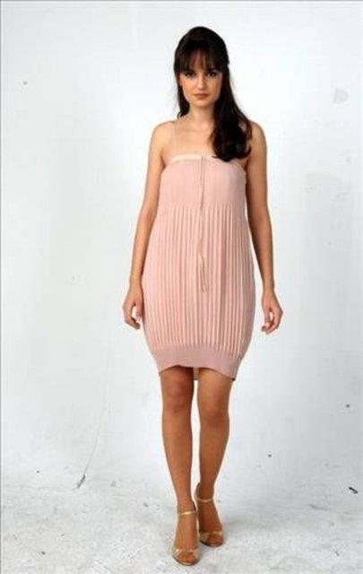 <p><b>Selin Demiratar</b></p>  Oyunculua '90-60-90' adl diziyle merhaba diyen ardndan 'Koum Benim', 'Lise Defteri' gibi dizilerde rol alan Demiratar, hreti 'Ac Hayat' dizisiyle yakalad.