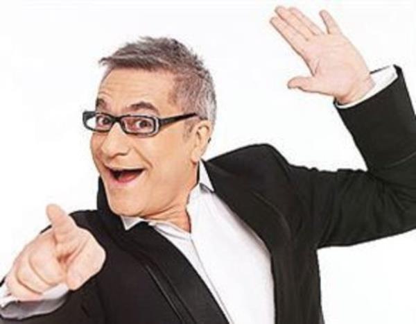 Aabeyi Mustafa'yla birlikte 1970 ylnda Ankara Devlet Konservatuvar snavlarna girdi. o kazand, aabeyi kaybetti. Tiyatro blmne yatl olarak kaydoldu. Ya daha 14't...