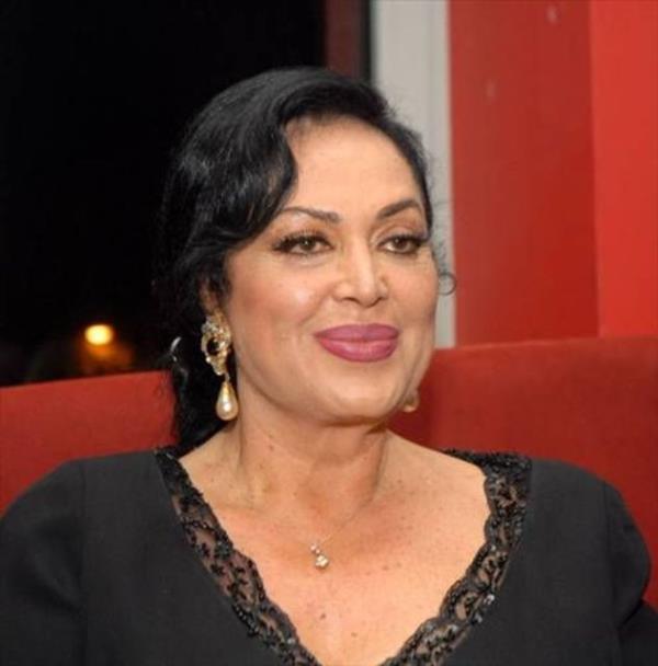 <p><b>Trkan oray</b></p>  oray'n kaderini deitiren olay ise yeni tandklar bu semtte ev sahiplerinin kz Emel Yldz'la tanmas olur. Yldz sayesinde Yeilam'a adm atan oray yapmc Trker nanolu'nun dikkatini eker...