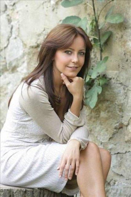 <p><b>Vildan Atasever</b></p>  Kadn sterse adl komedi dizisinde Hlya Avar'n kzn canlandran Vildan Atasever, performansyla gz doldurdu. ki Gen Kz, Kader ve Osmanl Cumhuriyeti filmlerinde oynayan Atasever, hreti yakalad.