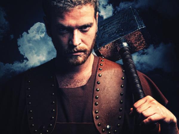 16 yana kadar sarayda kalp derin bir saray eitiminden geirildi. 1542'de 16 yandayken Konya Sancak beyi olarak atand.