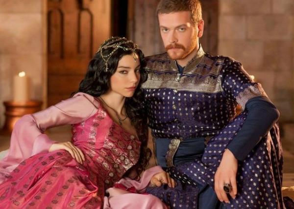 11. Osmanl padiah ve 90. slam halifesidir. Kanuni Sultan Sleyman ve Hrrem Sultan'n oludur.