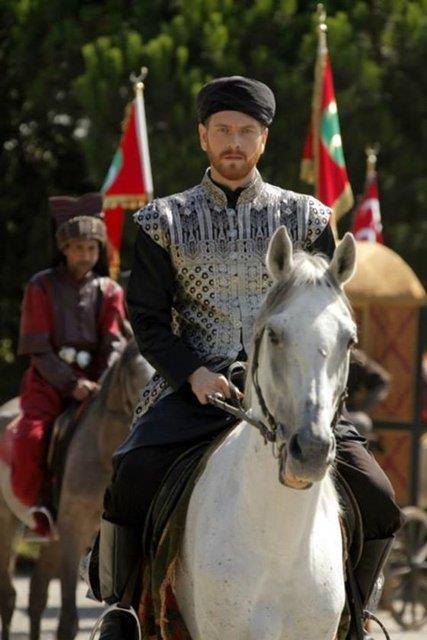 ehzade Selim babas Kanuni Sultan Sleyman hayatta iken, zellikle 1553'den sonra, babasna varis olabilecek dier ehzadelerle taht mcadelesine giriti.