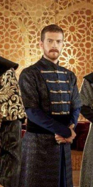 Tahta varis olarak Hrrem Sultan'in iki olu ehzade Beyazd ve Selim kald. 1558'de Hrrem Sultan lnce bu iki karde birbirleriyle ak mcadeleye giritiler.