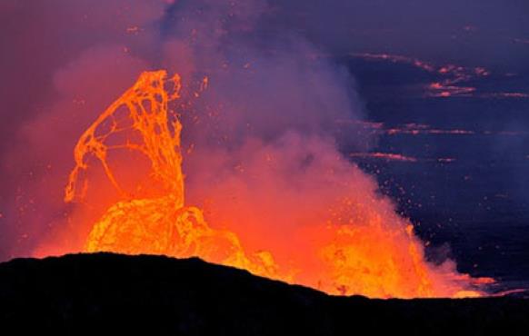Peygamber Efendimiz sav; bir kavim grdm ki, bunlarn cesetleri hnzrna, yzleri de kpek yzne benziyordu. Dbrlerinden ateler kyordu. Ylanlar, akrepler onlar sokuyor; etlerini yiyorlar.   <p><b>Bunlar kimlerdir? dedim; Malik yle anlatt: </b></p>    Bunlar mmetinizden namaz klmayan, gusl etmeyenlerdir.