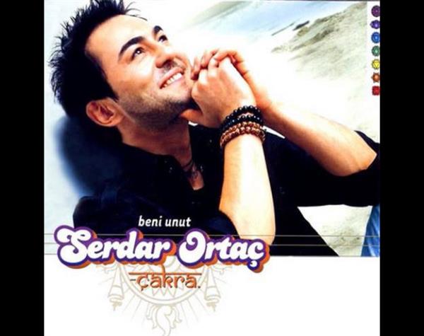 <p><b>21. Serdar Ortaç - Çakra (2004):</b></p>  14 şarkıdan oluşan albümdeki bütün şarkıların aranjesini Suat Aydoğan yapmıştı. Yılın en çok satılan albümüydü.