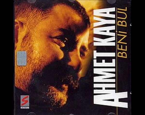 <p><b>12. Ahmet KAya - Beni Bul (1995):</b></p>  Ahmet Kaya - Yusuf Hayaloğlu ortaklığının çok tezahürat görmüş albümlerinden. Albümün ilk şarkısı olan 'Arka Mahalle' halen geniş kitlelerce ezberden bilinen bir şarkı.