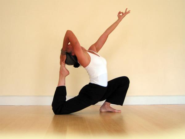 Bu egzersizle, yogay daha elenceli hale getirebilir ve farkl bir tecrbe edinebilirsiniz.