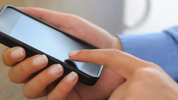 "Gsm operatrne yaklak 2 yl nce getim. lk yl 12 aylk taahht verdim ama ikinci yla girince ne olur ne olmaz diyerek taahht vermedim. Hattm ve internet paketimi tadmda cayma bedeli yansttlar."