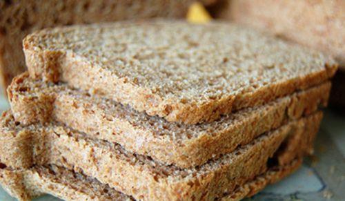 <p><b>10. Potasyum bromatl ekmek </b></p>  Frnclarn kulland potasyum bromat, ekmek hamurunu daha esnek yapmak ve abuk pimesini salamak iin kullanlr. Potasyum bromatl ekmein fazla tketimi bbrek yetmezlii, sinir sisteminde fonksiyon bozukluklar, tiroid problemleri, sindirim problemleri ve kansere neden oluyor bu yzden bu maddenin kullanm in, Avrupa, Kanada ve Brezilya'da yasak.