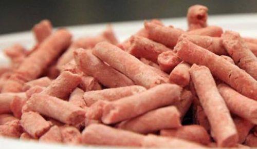 <p><b>11. Pembe et ezmesi </b></p>  Ad da tad kadar iren geliyor. Pembe et ezmesi (pink slime) eitli et artklarndan yaplan ve bir zamanlar kpek mamas olarak kullanlan bir ezmedir. Et, rengi daha da pembe grnmesi iin amonyakla doludur. Pembe et ezmesi hala Amerika'daki sosisli ve burger'lerdeki etin ana maddelerinden biridir. Avrupa'da beeri tketimi yasaklanmtr.