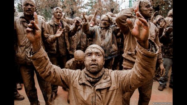 20 ya alt Genlik kategorisinde ise  kii dl ald: ran'da yas tutan iileri grntledii bu fotorafla Bohran Mardani 'Kltr' dalnda dl ald.