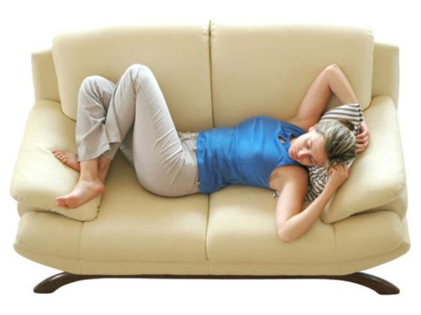 Yine baz insanlarda, yan yat alkanlna bal olarak uyku izgileri olarak adlandrabileceimiz ek krklklarn da ortaya kabildiini unutmamak lazm. Erken yalarda nlem almann tm bunlardan korunmak iin en nemli adm olduu ok ak.