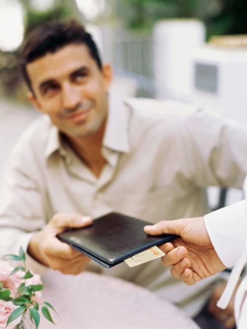 5. lk bulumada hesab siz deyin. Ne kadar yeniliki veya zgrletirici olduunuz umrumuzda deil. Gloria Steinem bile birinin ona akam yemei smarlamasndan holanr. Bu zarif ve tatl bir harekettir.