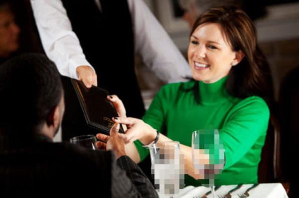 Eer hesab ikiye blmeyi nerirseniz bu, nehir kenarnda karavanda yaayan ucuzcu bir adam gibi grnmenize yol aar.