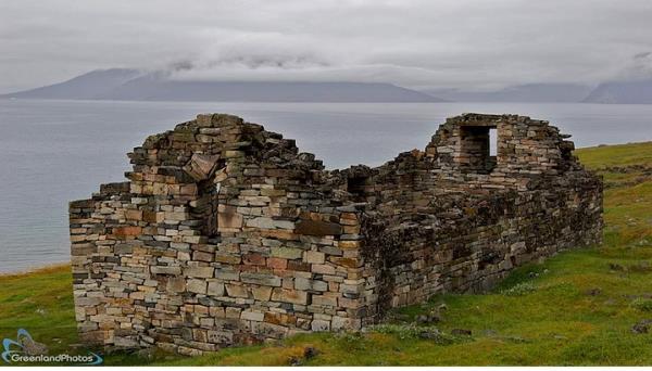 <p><b>12. Hvalsey</b></p>  M.S. 985 ylnda, Grnland zerindeki en byk 3 Viking yerleim yerlerinden biridir. zlanda'dan gelen iftiler yerleim alan olarak kullanmtr.  En kalabalk olduu dnemde 4.000 kii yaamtr. 14. yzyln ortalarnda nfusu azalmtr.