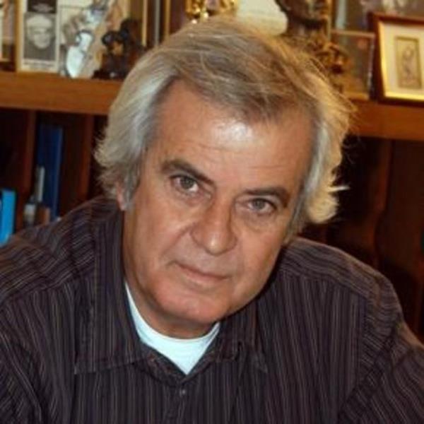 Yldz Teknik niversitesi, Makina Mhendislii ve Gazetecilik Enstits'nden mezun oldu