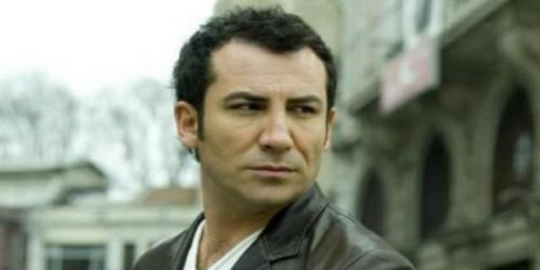 stanbul niversitesi Tp Fakltesi'ni bitiren Ger, ayn zamanda Konservatuarn an Blm'n bitirdi