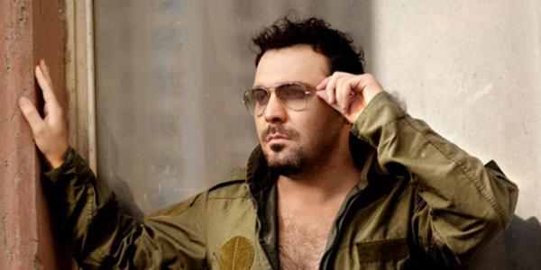 Marmara niversitesi letme Fakltesi mezunu. stanbul niversitesi'nde Uluslararas Finans dalnda master yapt