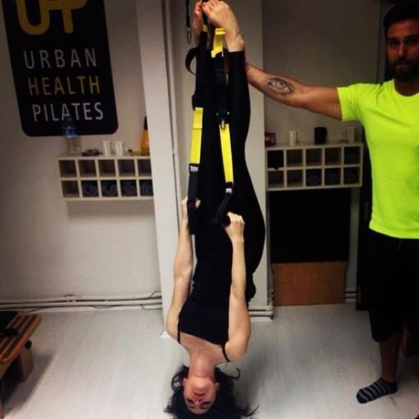 "Reformer aletlerde almak gerekten byk haz veriyor. En nemlisi esneklik kazandryor vcut alrken ayn zamanda rahatlyor, kaslar uzatyor, d grnmnz salkl ve kaba olmadan sportif gzkyor."