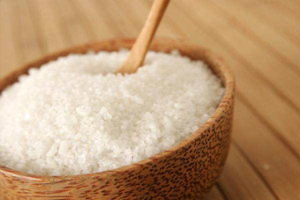 <b>Deniz Tuzu:</b> Zengin mineral ieriini koruyan deniz tuzu, nl yemek eflerinin de vazgeilmezi.