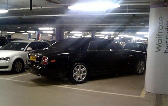 nternet sitesi yneticileri 'bad parking' (hatal park) ismini verdikleri kategoriye gnderilen yzlerce fotorafa dikkat ekerek lks ara tutkunlarn utandrmay amaladklarn sylyor.