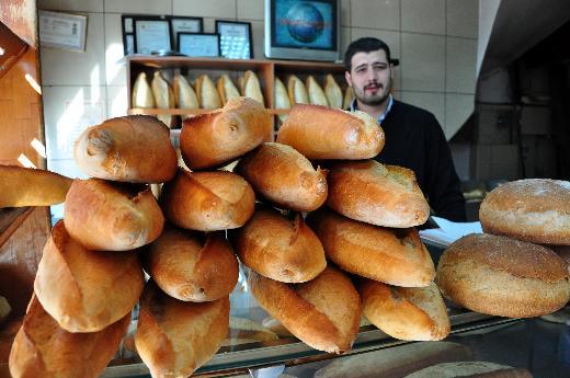 Frnclarn kepek oran yksek un teminine ilikin skntlarnn da giderildiine iaret eden Balc,   "Gda, Tarm ve Hayvanclk Bakanl, undaki kepek orannn ayarlanmas sorumluluunu fabrikalara ykledi. Bylece bu sorun da alm oldu. Katk maddeleri kullanmnn yasaklanaca yeni rnn nemli zelliklerinden biri bu" ifadesini kulland.