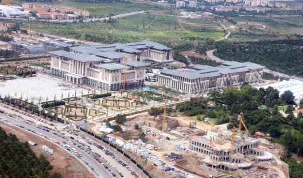 Yeni binann eksi 2'nci katna doal afetlerde kullanlmak zere 'Kriz Merkezi' kurulacak.