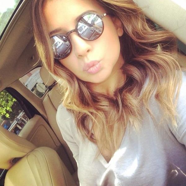 <br>BUSE TERM</br>  Annemin hayali sesi "Bi dur, bi dinlen be kizim!" diyor ama duramiyorum. Yine bir cekim yollarindayim, ama aksam itibariyle fisi cekiyor ve kaciyorum. Ve hayirli kandille