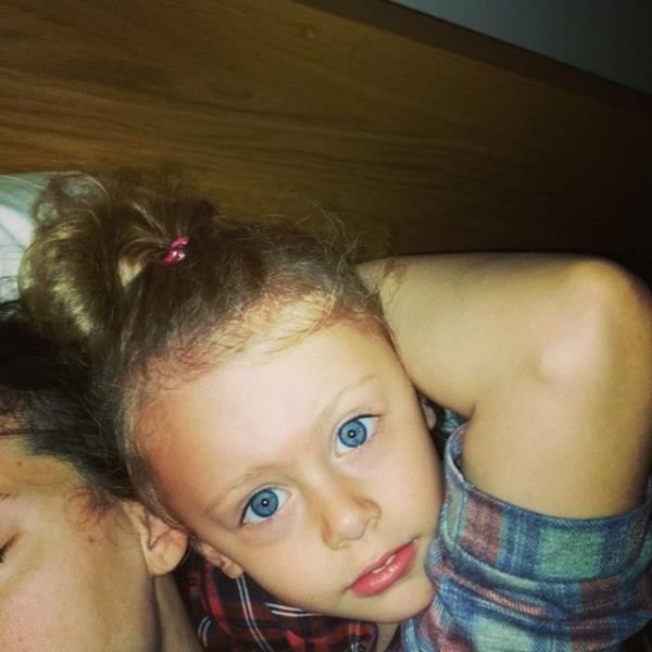 TUBA NSAL  <br>Yatak debelenmeleri..Anne yorgun anne bitkin..</br>