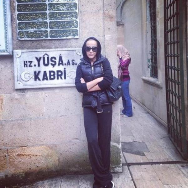 HELN AVAR  <br>Byle bir huzur yok. Tarifi mmkn deil</br>