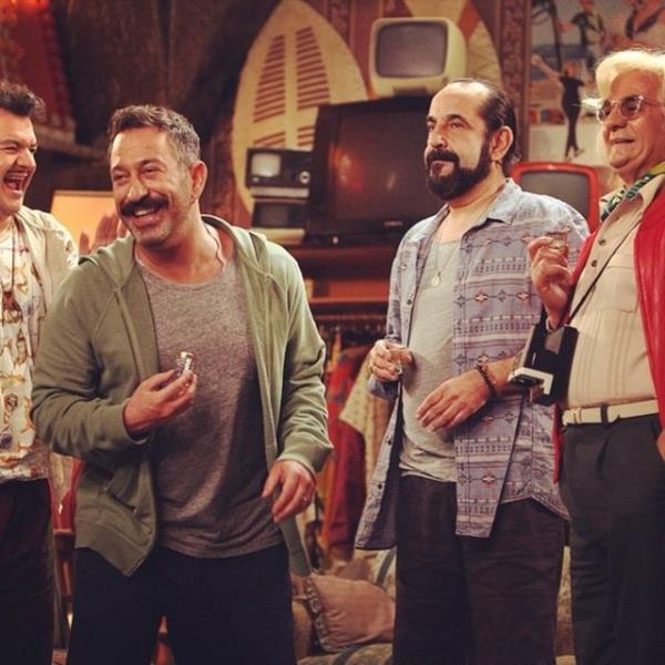 CEM YILMAZ  <br>Gzel adamlar... :) Ejder, Ahben, Zafer ve Zeki...</br>