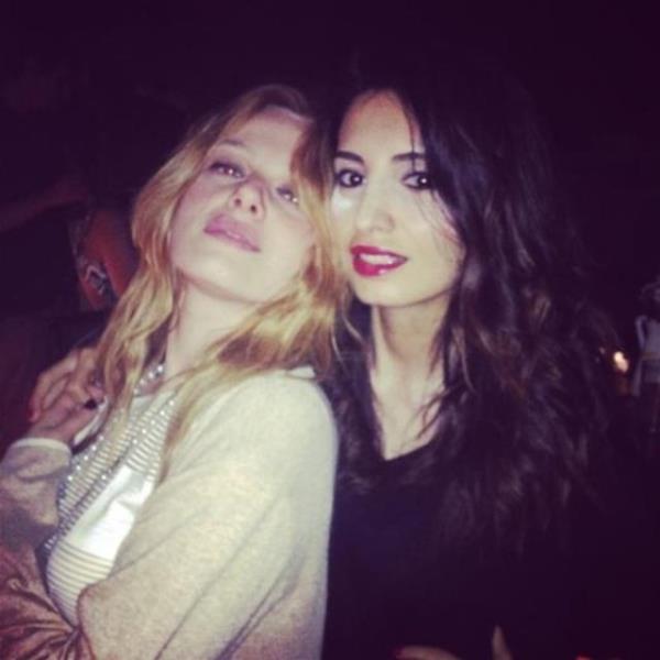 BAAK SAYAN  <br>Yaz gelince party mevsimi balar</br>