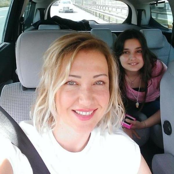 BERNA LAN  <br>Biz gideriz ormana hey ormana</br>