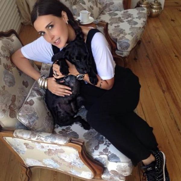 EBRU DESTAN  <br>NAN Bilin bakalm ben nerdeyim</br>