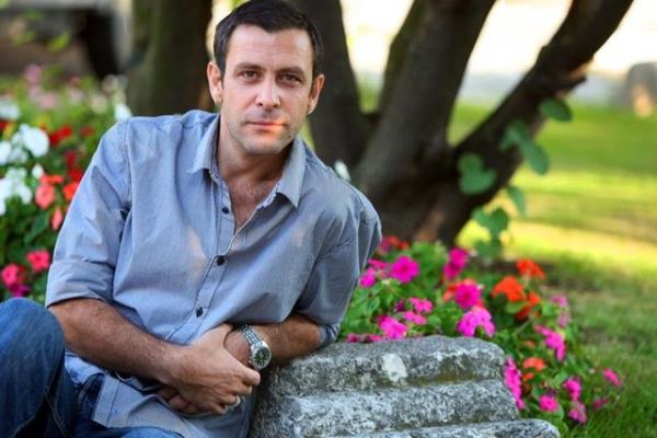 Seni paramla satn alrm dediysem; cebimin doluluundan deil, fiyatnn ucuzluundan.