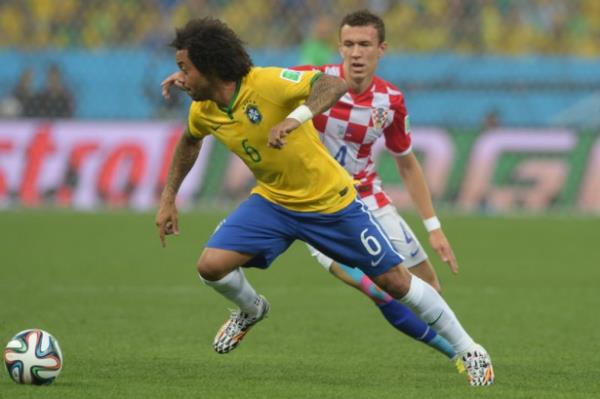 @ lk yar Ceyhun Eri'i dinledikten sonra mer rndl Capello gibi gelmeye balad. Aaydm kollarm da gitme diyeydim mer abi.