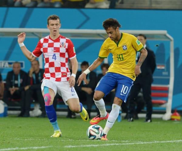 @ Macin ilk yarisinin en kotu iki ismi Hulk ve Fred...Birde bizim trt yorumcusu Ceyhun Eris:)