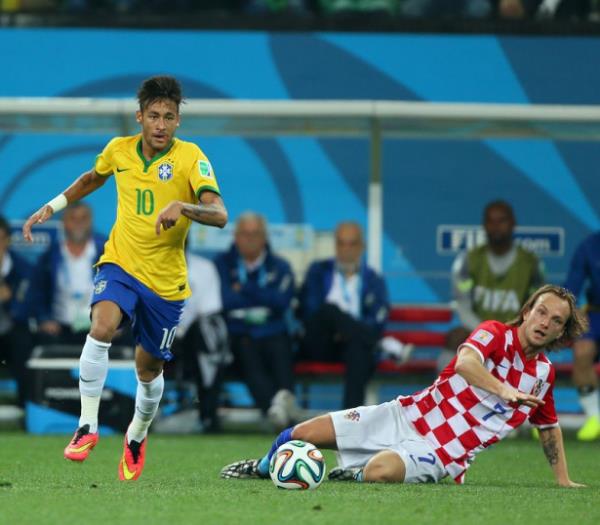 @ Hayatnda dnya kupasnda grev almam Ceyhun Eri'i yorumcu yapmak sadece Trkiye'ye zg olaylardan biri