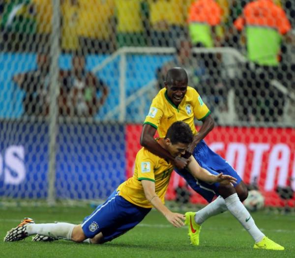 @ Omer Urundul, cik gel ulan Ceyhun Eris'le falan olmuyo sensiz Dunya Kupasi'nin zevki cikmiyo be:d