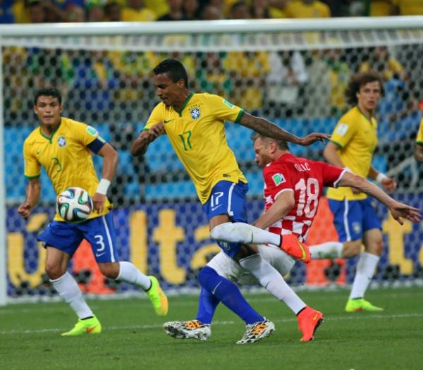 @ Dil seenei neden yok? Ben ingilizceyi seip Ceyhun Eri'i dinlemek istemiyorum.