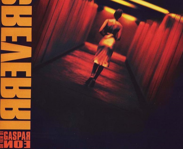 <p><b>Dn Yok / Irreversible</b></p>  Hocam izlemeyin. Ayp olmasn diye listeye ekledik. Film Memento tarz bir film, ama ondan yzlerce kat daha sert. Bar sahneleri -zellikle de yangn sndrme tpl olan- zihinde yarklar almasna sebep oluyor. Zaten Gaspar Noe'nun btn filmleri o yarklara sebep olur. Hani biz uyaralm, Gaspar'n filmlerini izlerken, zihinsel bir n hazrlk fena olmaz.